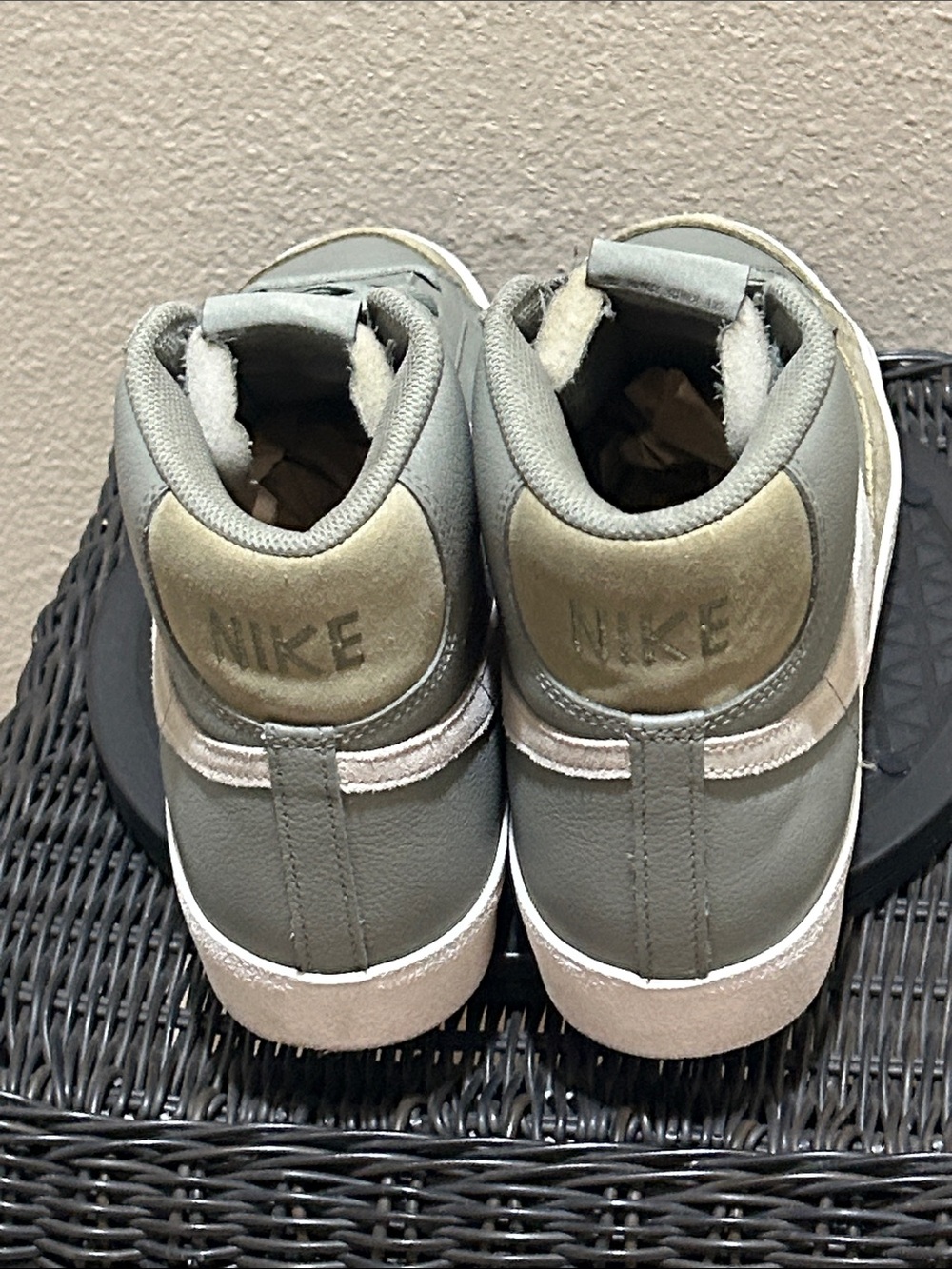 Nike Blazer Mid ‘77 Premium ‘Dark Stucco’ FZ1671-001 - Picture 4 of 7